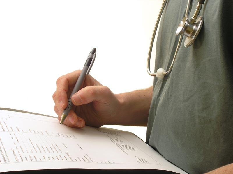 Cat costa sa-ti aduci medicul acasa, daca esti bolnav