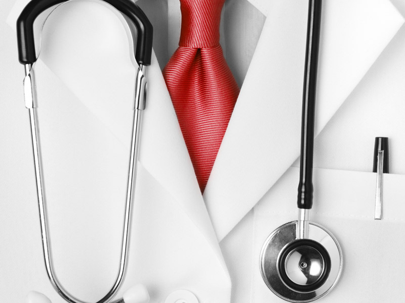 Medic vs manager: cine conduce mai bine o clinica privata?