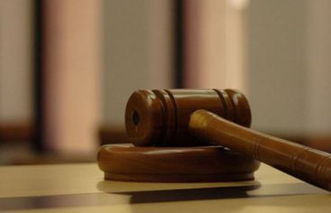 Ai platit comision de risc si tot mai ai "clauze abuzive" in contract? Singura sansa: instanta