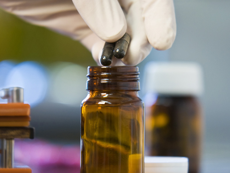 Presiuni in industria de medicamente: Roche cere insolventa Relad