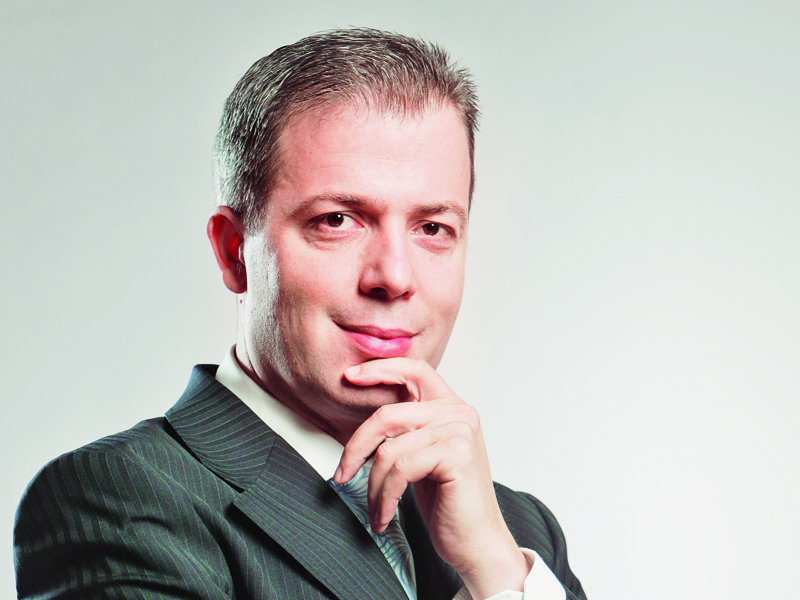 Ali Ergun Ergen, Baneasa. Ali Ergün Ergen este considerat cel mai experimentat sef de mall din tara, fiind implicat in constructia si administrarea unora dintre cele mai mari centre comerciale de acest tip. 