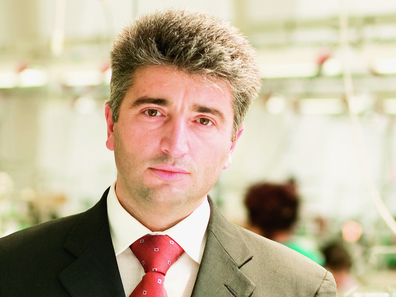 Gabriel Carlig, Jolidon. Gabriel Carlig punea la 26 de ani bazele Jolidon, una dintre cele mai cunoscute afaceri romanesti de fashion din strainatate.