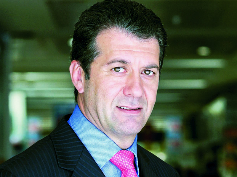 Patrice Lespagnol, Carrefour. Francezul Patrice Lespagnol conduce de peste doi ani cea mai mare retea de hipermarketuri de pe piata romaneasca in functie de vanzari. Licentiat in comert, a preluat functia de director executiv al celei mai mari retele de hipermarketuri din Romania in aprilie 2008.