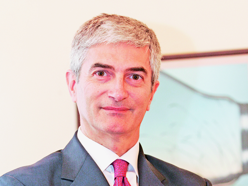 Claudio Zito a preluat conducerea operatiunilor Enel in Romania din mai 2009. Pana la venirea in Romania, Zito fusese director pentru planifi care si control la Divizia Internationala a grupului Enel.
