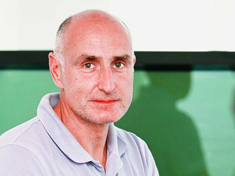 Bogdan Enoiu este inginer. Sau, mai bine spus, a fost inginer. Acum este unul dintre cei mai cunoscuți și importanți oameni din industria publicității, un pionier, așa cum singur se caracterizează, conducând de 14 ani grupul de comunicare care în fiecare an își dispută poziția de lider al pieței.