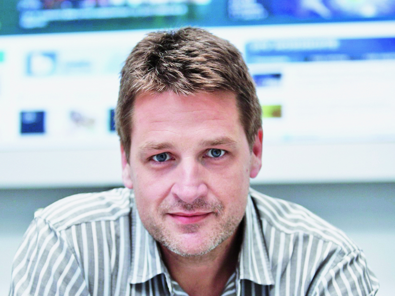 Costi Mocanu este unul dintre cei mai cunoscuti oameni de televiziune din Romania si face parte din prima echipa de jurnalisti de la ProTV.