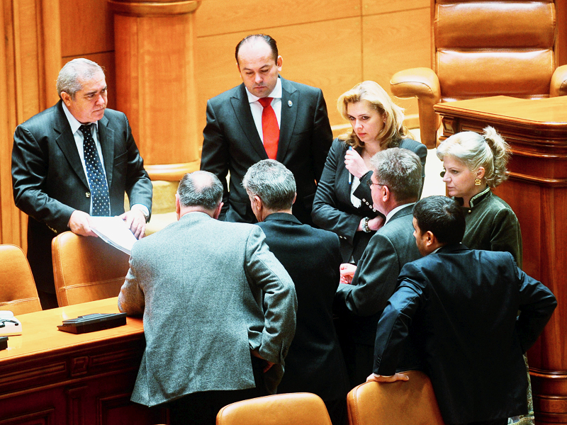 Meciul putere - opozitie: victorie prin forfait