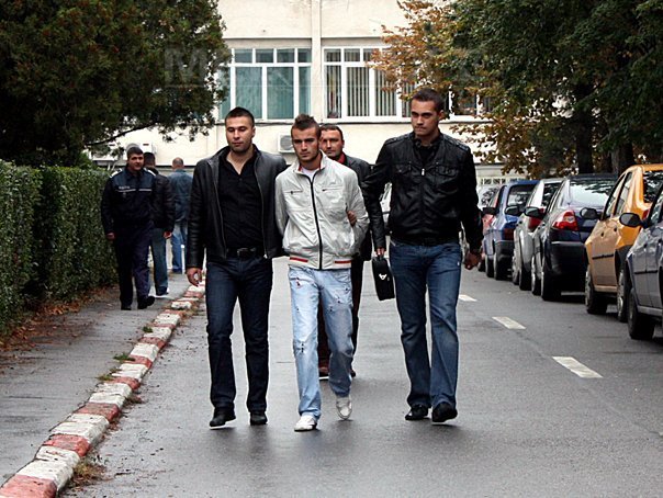 Agresorul elevului injunghiat mortal la Craiova a fost retinut