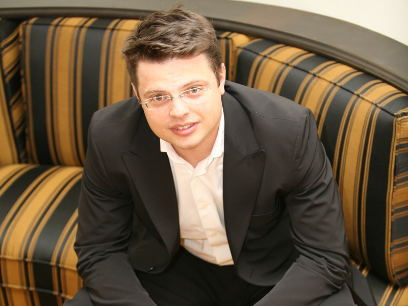ANDREI DIACONESCU, PARTENER CAPITAL PARTNERS: „DACA TE UITI IN TOPUL CELOR MAI BOGATI ROMANI, VEZI CA TREI DIN PATRU AU INVESTITII IN REAL ESTATE. DE-ACUM INAINTE VOM VEDEA CINE SUNT CU ADEVARAT DEZVOLTATORI SI CINE ESTE DOAR SPECULATOR“. Partenerul casei de investitii Capital Partners observa la acea vreme, inceputul anului 2008, ca, desi numarul investitorilor in piata imobiliara a crescut, prea putini se implicau si in dezvoltare. 