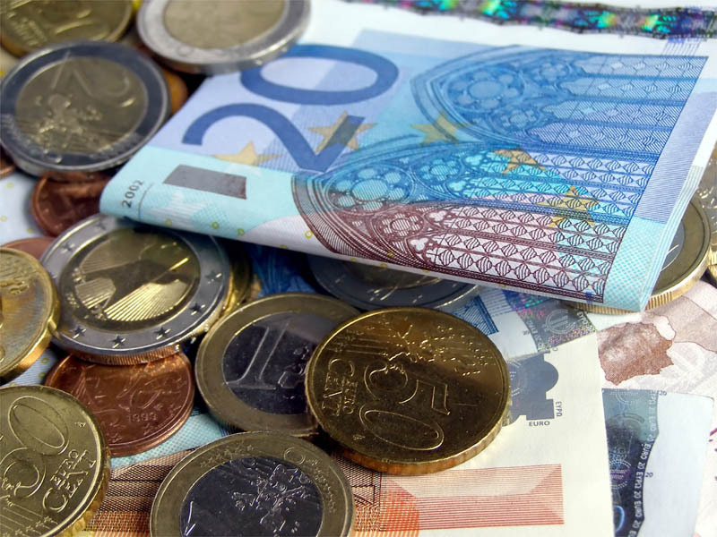 UniCredit Private Banking: Milionarii isi pierd increderea in banci, din cauza crizei