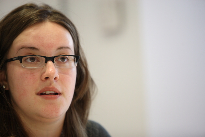 CHRISTINA IANCU, FOST ANGAJAT PE WALL STREET: „PRACTIC, TOATA AMERICA SI JUMATATE DIN LONDRA NU MAI SUNT. ȘI-AU PIERDUT  TOTI SLUJBELE SI VORBIM PE FACEBOOK SI NU NE VINE SA CREDEM“. Intr-un interviu in exclusivitate pentru BUSINESS Magazin, Christina Iancu povestea in 2008 drama pe care au trait-o cei mai multi dintre concediatii de pe Wall Street, ea fiind considerata un caz fericit de fostii colegi. „Ma intreaba: Tu unde ai ajuns?, Pai am ajuns la Deloitte, in Romania; Lasa, stai acolo, eu am ajuns la coltul strazii.“ 