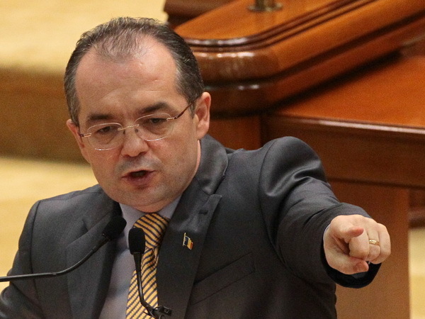 Cele 60 de minutele fatale sau binecuvantate pentru Guvernul Boc. Vedeti aici etapele motiunii
