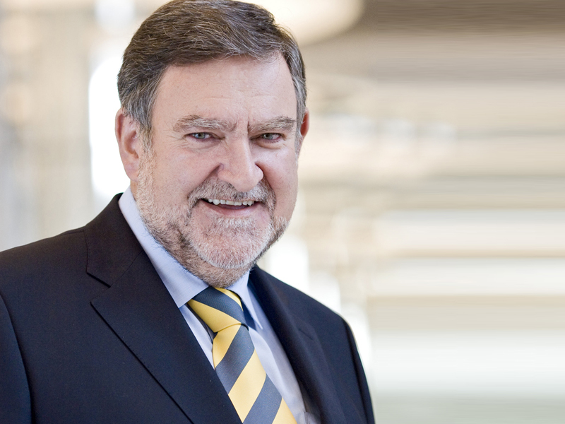 HERBERT STEPIC, CEO RAIFFEISEN INTERNATIONAL: „SINGURUL LUCRU DE CARE ARE NEVOIE ROMANIA ESTE O POLITICA STABILA SI POLITICIENI BUNI CARE SA VREA BINELE ACESTEI TARI“. Mediul politic este una dintre slabiciunile cel mai des invocate de oamenii de afaceri. In 2008, Herbert Stepic spunea ca Romania ar putea gasi calea spre dezvoltare doar in momentul in care va fi condusa de oameni care sa lucreze in interesul tarii.