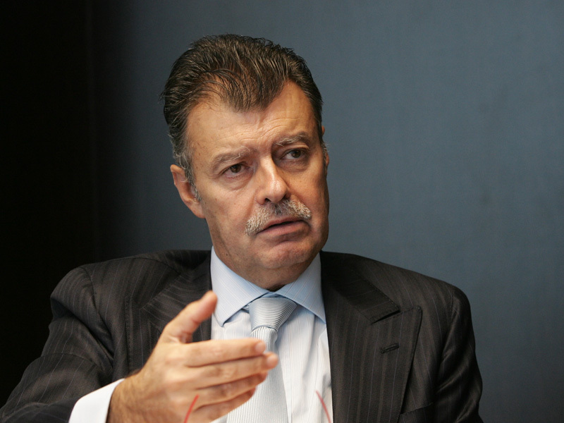 ION NESTOR, FONDATOR NNDKP: „IN VIITOR, MARILE TRANZACTII SE VOR NUMI BCR, ELECTRICA, COGENERAREA DE  ENERGIE, ROMGAZ, INDUSTRIA DE AUTOTURISME, DOMENIUL IMOBILIAR“. In linii mari, chiar asa s-a intamplat, cum prevestea avocatul Ion Nestor inca din anul 2005, dar intr-o masura mult mai mica. O parte dintre aceste tranzactii s-au adeverit, dand nastere mai multor milionari, insa mirajul a disparut odata cu instalarea crizei economice mondiale, transformand cateva dintre cele mai profitabile si mai atractive domenii pentru investitori in adevarate gauri financiare.