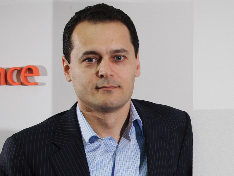 MARIUS GHENEA, PRESEDINTELE PCFUN.RO: „PANA ACUM N-AM PREA MERS LA BIROU CU BICICLETA, INSA DACA AM O INTALNIRE  DE BUSINESS APROAPE DE CASA, PREFER SA MERG PE DOUA ROTI“. Omul de afaceri a comentat cu placere tendinta de raspandire a folosirii bicicletei in Romania, inclusiv de catre oamenii de afaceri si corporatisti, in dauna masinii personale. Nu era singurul biciclist la costum dispus sa se alinieze tendintei spre la fel de placuta surpriza a BUSINESS Magazin, care a intervievat mai multi manageri pentru un articol pe aceasta tema.