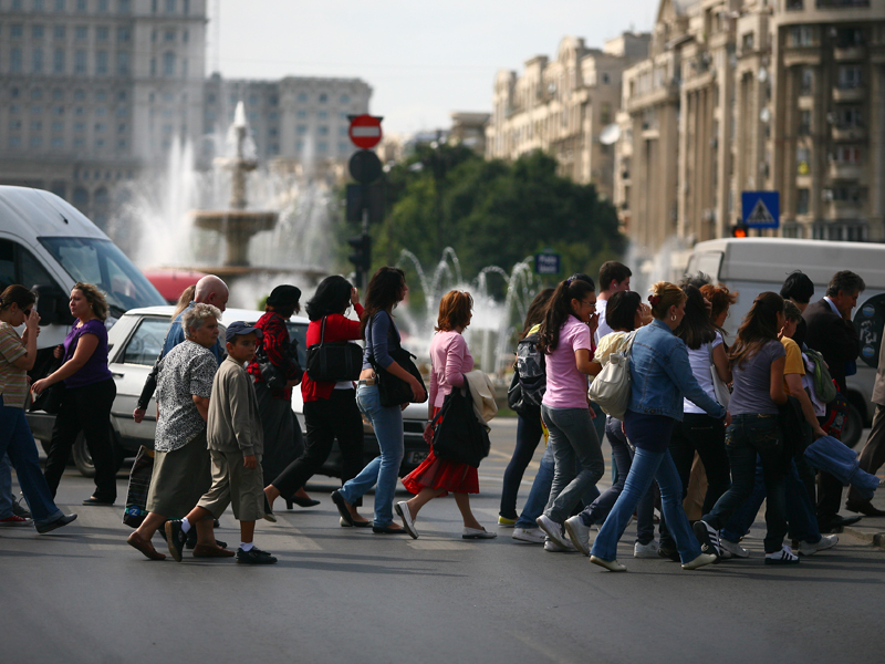 Vezi la ce au renuntat romanii din cauza crizei