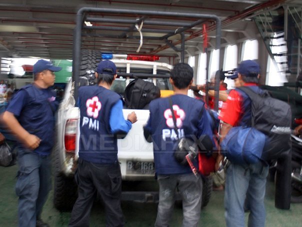 Tsunami in Indonezia: Peste 100 de morti si 500 de disparuti