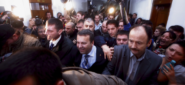 Ministrul Finantelor e in proces cu el insusi pentru stimulente