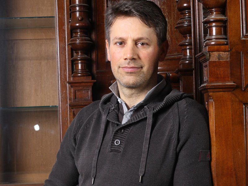 ZOLTAN PROSSZER, FONDATORUL PANEURO GRUP: „NICAIERI IN LUME CREDITORUL NU VOTEAZA LICHIDAREA, PENTRU CA E CEA MAI PROASTA SOLUTIE. LA NOI, TOATA LUMEA A VOTAT PENTRU LICHIDARE. IN CATEVA  LUNI, NU A MAI RAMAS NIMIC ACOLO. S-A ALES PRAFUL“. Prosszer a dezvoltat o companie evaluata la sute de milioane de euro, care a clacat inainte de criza, din cauza „deciziilor proaste“, dupa cum a povestit omul de afaceri in articolul „Cum am supravietuit esecului“. Acum, Zoltan Prosszer dezvolta alte afaceri si spune ca si-a invatat lectia. 