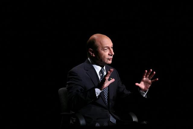 Basescu: Promulg Ordonanta 50 daca va indeplini conditiile privind ANPC si relatia client-banca