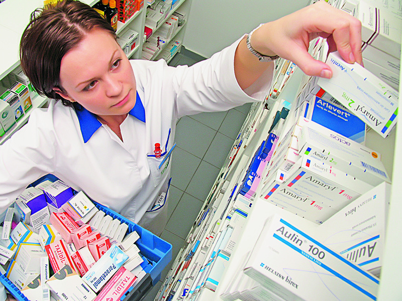 Cu spaga la halatele albe: episodul "Farmacistii"