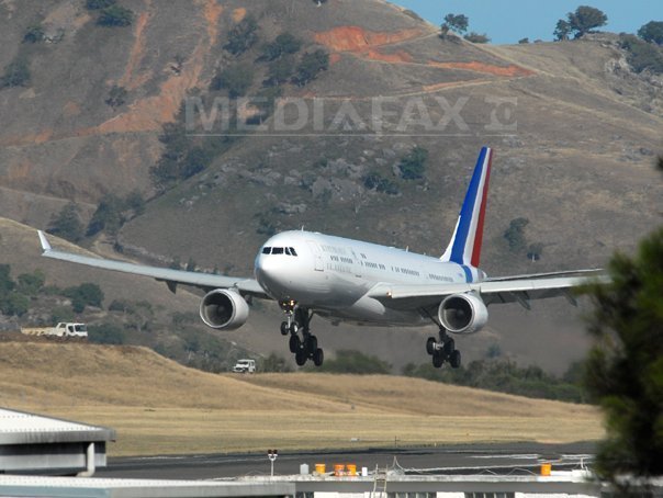 Sarkozy isi inaugureaza noul avion prezidential pentru a merge la summitul G20