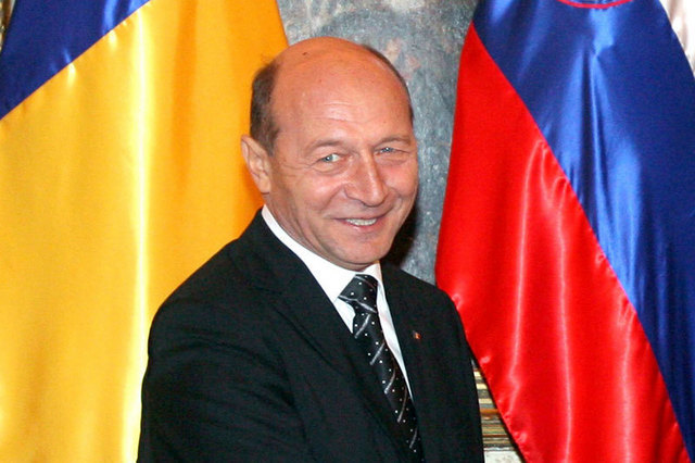 Lideri ai PDL ii ureaza lui Basescu, de ziua lui, "Vant din pupa! ", "La multi ani! " si "Sanatate!"