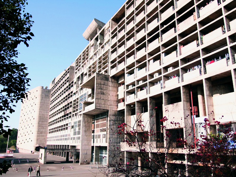 Nu vreti un Le Corbusier?