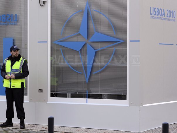 Reuniune “istorica” - NATO isi pregateste retragerea din Afganistan