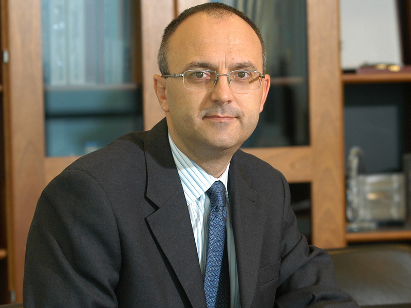 Rasvan Radu, UniCredit: Recesiunea si scaderea veniturilor populatiei au efecte severe asupra sistemului bancar