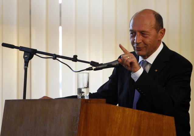Basescu: A devenit aproape un sport national pentru firme angajarea la negru si neplata taxelor