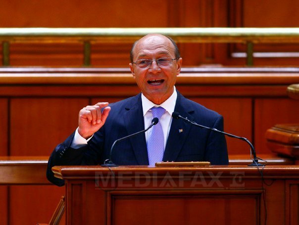 Basescu catre parlamentari: Prin atitudinea voastra Romania poate merge  spre mai bine sau mai rau