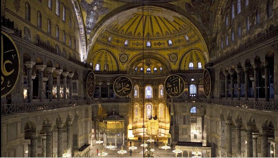 Pentru prima oara in 17 ani, Sfanta Sofia din Istanbul le apare turistilor fara schele