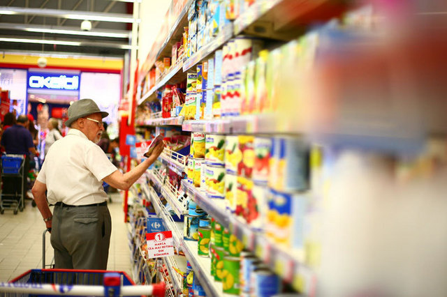 UE se indoieste ca mierea, morcovii si fructele ajuta sanatatea. Motivul: alimentele sunt testate ca si cum ar fi medicamente