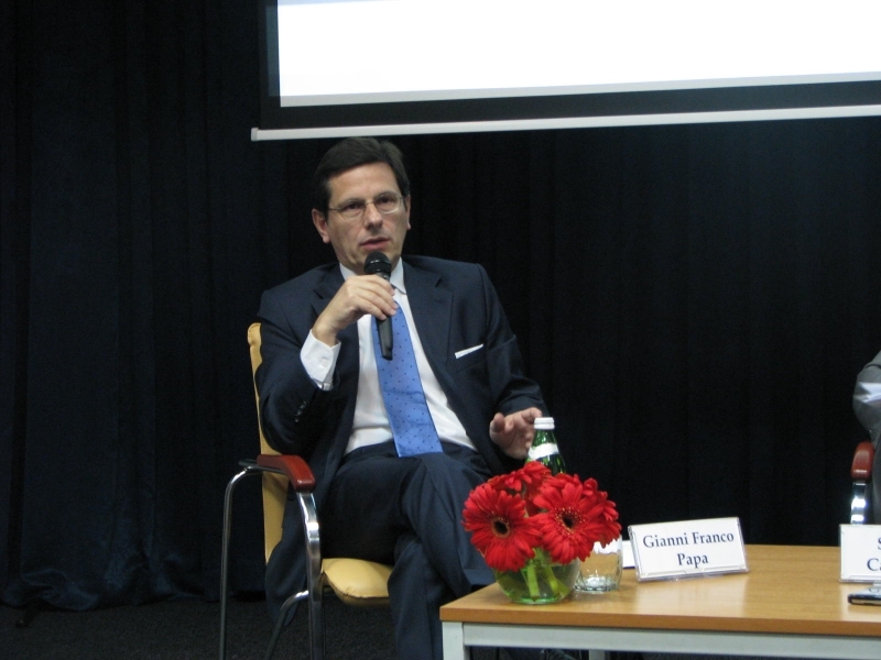 Gianni Franco Papa este noul sef al diviziei Europa de Est a UniCredit