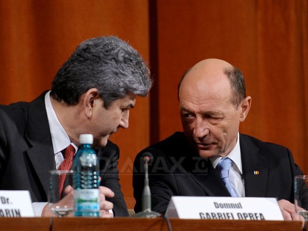 Basescu a discutat cu Oprea despre neafectarea pensiilor militare mai mici de 3.000 de lei
