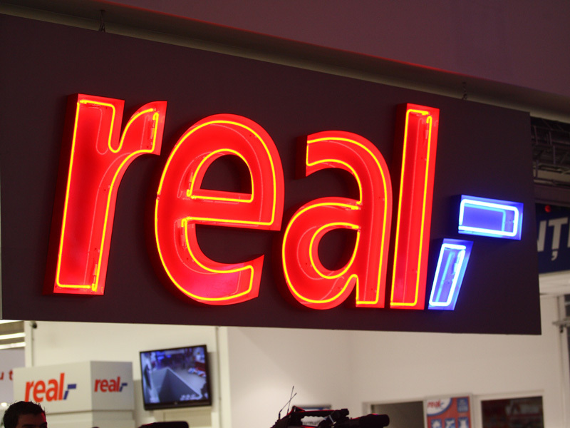 Real Hypermarket Romania neaga informatiile privind preluarea companiei de catre Tesco
