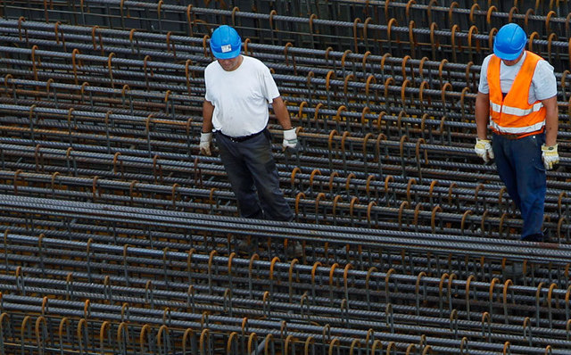 Cel mai mare ajutor financiar din ultimii ani: 40 de miliarde de dolari trimise in tara de “capsunari”
