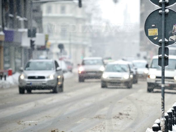 Accidente si tamponari in Capitala din cauza ninsorii