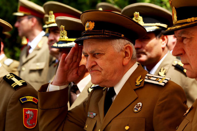 Protestul pensionarilor militari: “Jos dictatorul!”