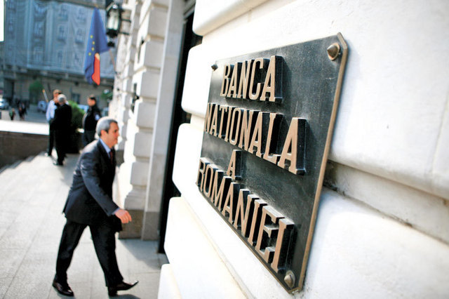 In 2010, bancherii au avut, zilnic, un surplus de 250 de milioane de euro, pe care l-au pus la BNR, in loc sa dea credite