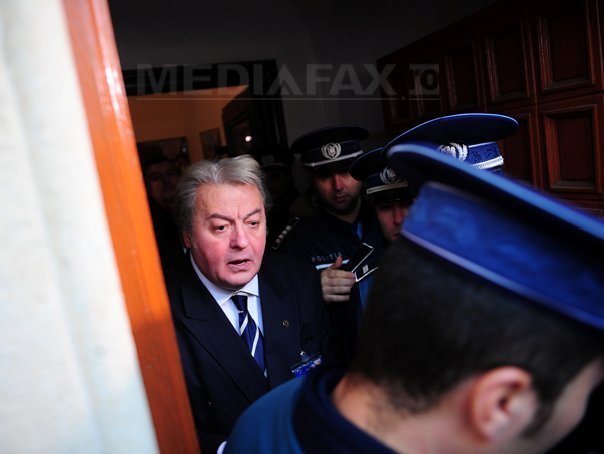 Corneliu Vadim Tudor, urmarit penal pentru scandalul de la evacuarea sediului PRM
