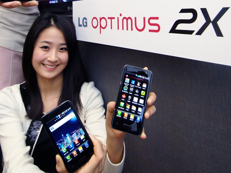LG Optimus 2X, primul "super telefon" din lume - VIDEO