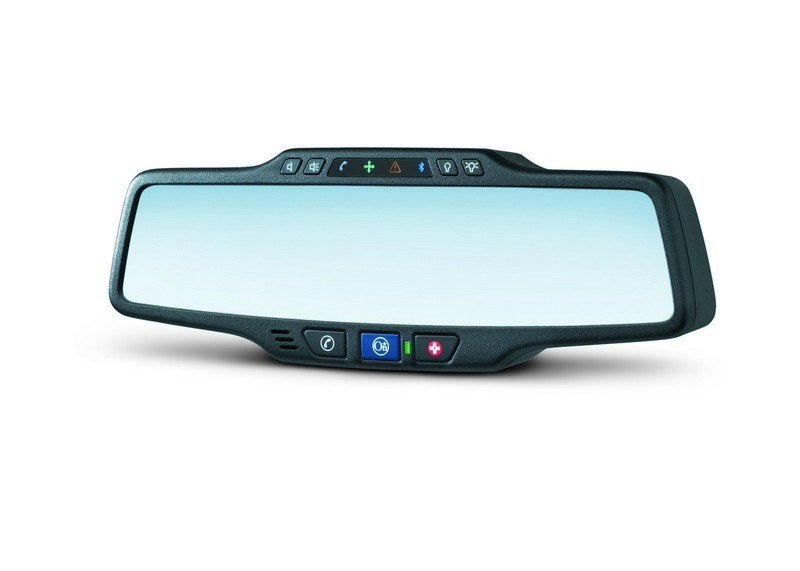 Volanul cu internet si oglinda retrovizoare cu Bluetooth