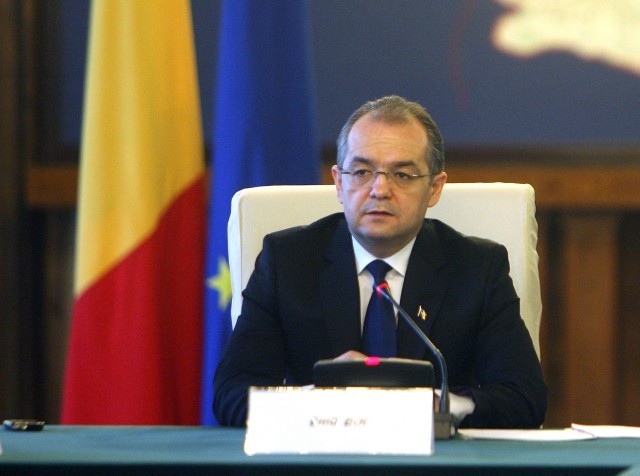Premierul cere inspectii fiscale si o noua analiza a Consiliului Concurentei la distribuitorii de carburanti