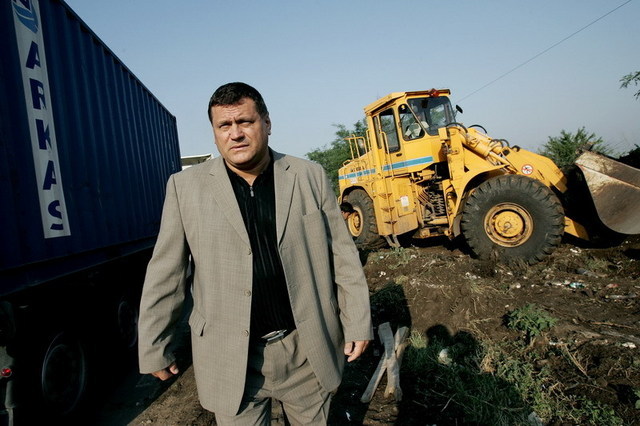 De ce da o primarie 35 milioane de euro pentru iarba? Raspuns: „Pentru ca ne permite legea”