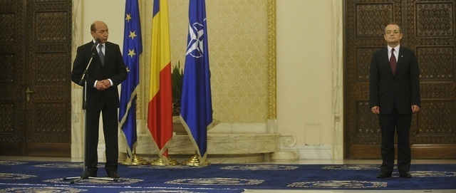 Cum a stricat PDL planurile presedintelui Basescu la "sedinta de partid"