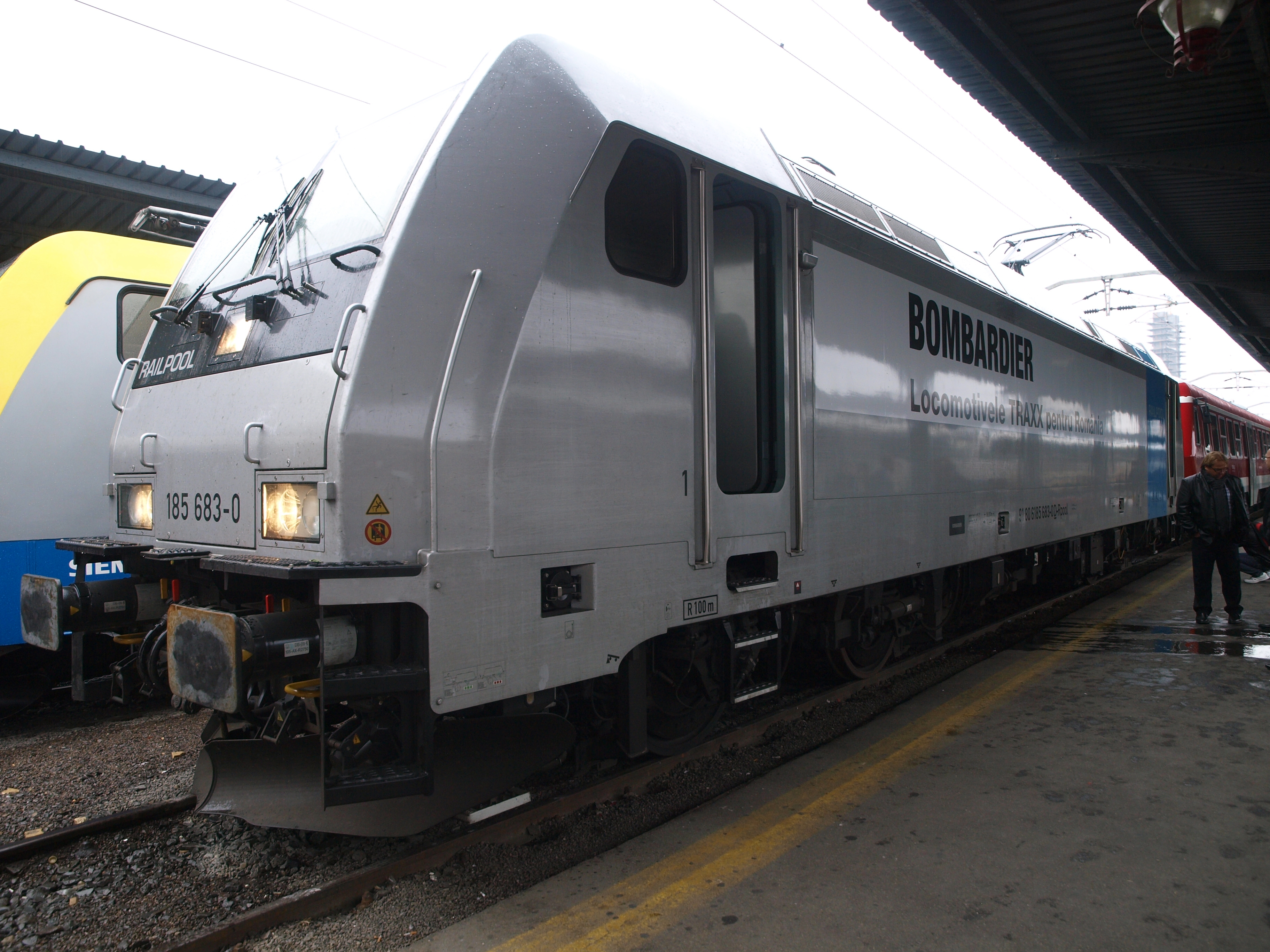 Romanii testeaza, nemtii cumpara. 36 de locomotive iau drumul Germaniei pentru 120 de milioane de euro