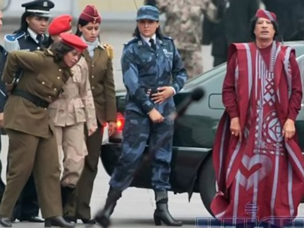 Vor putea cei 40 de ingeri ai lui Gaddafi sa-l salveze de mania poporului?