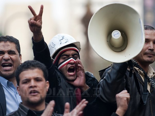 Noi greve in Egipt, in timp ce manifestatiile impotriva regimului lui Hosni Mubarak continua